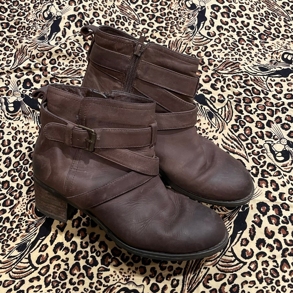 Size 8 Brown Leather Zip Ankle Boot